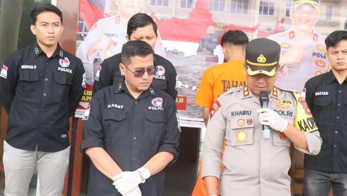 Polres PALI saat merilis kasus penjualan obat batuk tanpa izin edar dan resep dokter.