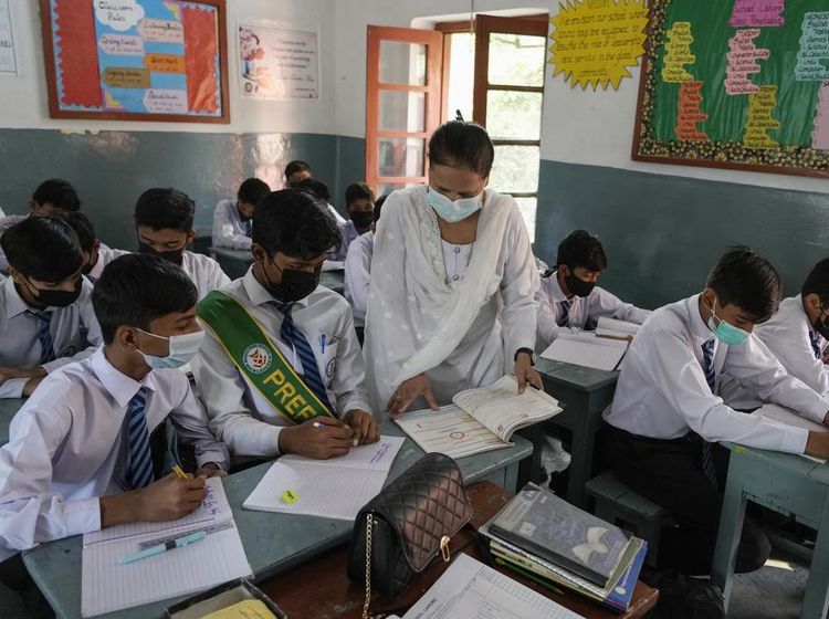 Polusi Udara Pakistan Mengerikan, Siswa-Guru Wajib Pakai Masker