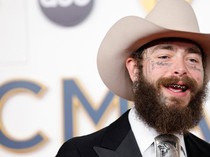 Post Malone Kejutkan Pelayan Restoran Beri Uang Tip Rp 47 Juta