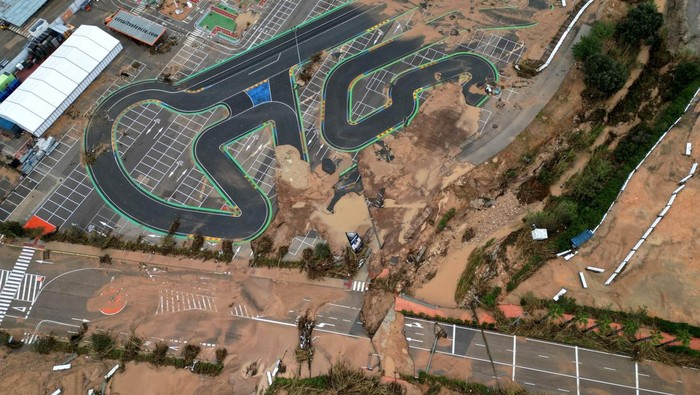 MotoGP - Valencia Grand Prix Cancelled - Circuit Ricardo Tormo, Valencia, Spain - November 4, 2024 A drone view shows damage to the entrance of the Circuit Ricardo Tormo after the Valencia Grand Prix was cancelled following heavy rains that caused floods REUTERS/Bruna Casas
