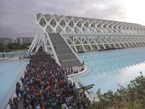 Ribuan Relawan Kumpul di Kota Seni-Sains untuk Bantu Pascabanjir Spanyol