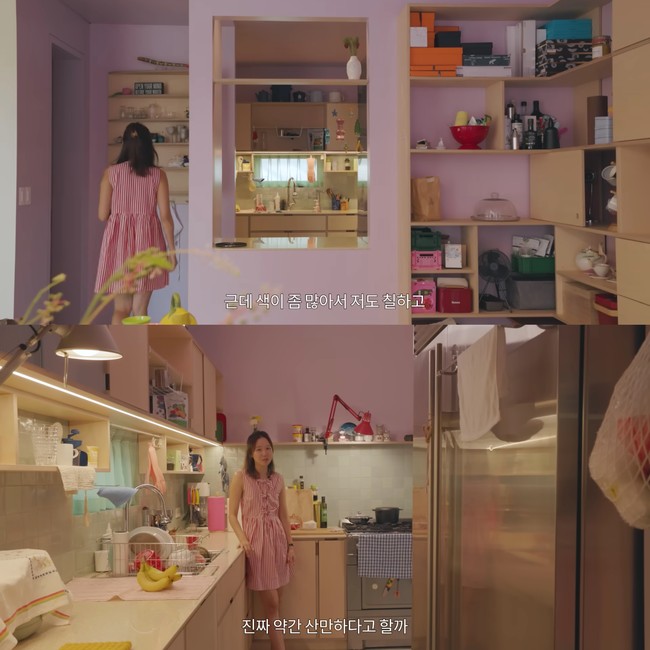 Ruangan makan terhubung langsung dengan dapur. Lampu yang biasa ditemukan di meja belajar dimanfaatkan untuk pencahayaan. Meskipun dapur Gong Hyo Jin penuh warna, tidak ada yang tumpang tindih, tetap nyaman dipandang mata. Foto: dok. YouTube @SKYKONGKONGKONG