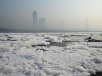Potret Sungai Yamuna di India Penuh Busa Limbah Industri