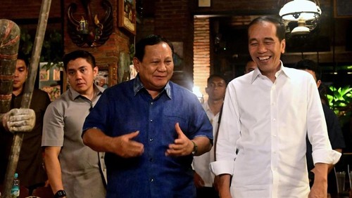 Prabowo dan Jokowi makan bersama di Angkringan Omah Semar, Solo, Jawa Tengah