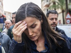 Ratu Letizia Dilempari Lumpur, Nangis Kunjungi Korban Banjir Valencia