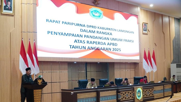 Rapat paripurna DPRD Lamongan