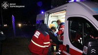 Sejumlah warga dievakuasi karena mengalami luka-luka.