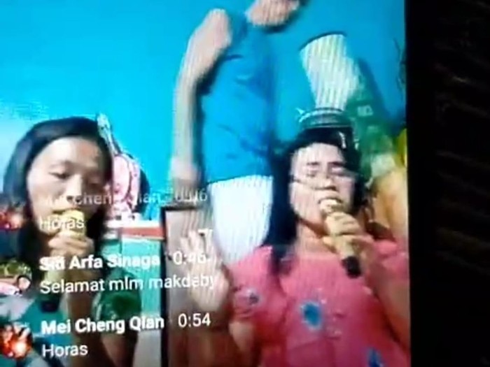 Tangkapan layar pria di Sergai Tikam Istri saat live Facebook. (Istimewa)