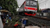 Berdasarkan wilayahnya, persentase penduduk miskin perkotaan pada Maret 2024 adalah sebesar 7,09 persen atau 11,64 juta orang. Sementara itu, persentase penduduk miskin perdesaan pada Maret 2024 sebesar 11,79 persen atau 13,58 juta orang.  