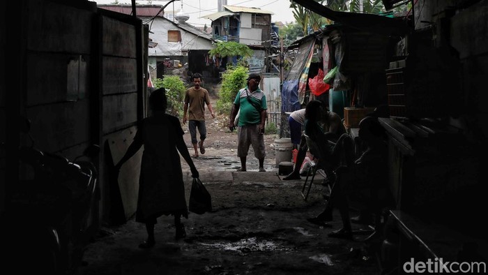 Kemiskinan masih menjadi PR pemerintah Indonesia. Menurut BPS per Maret 2024, jumlah penduduk miskin di Indonesia mencapai 25,22 juta orang.