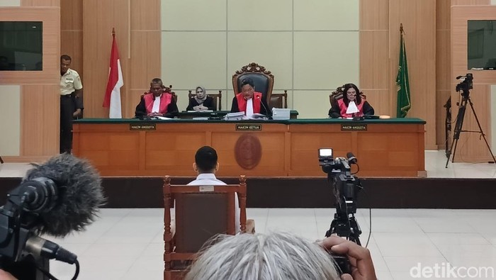Yudha Arfandi saat menjalani sidang di PN Timur.