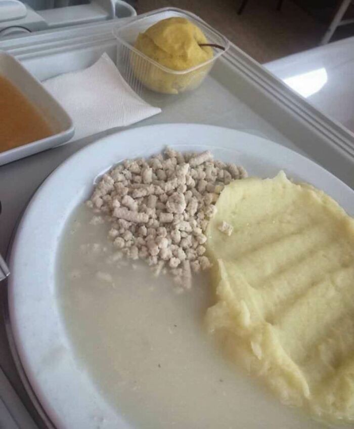10 Tampilan Makanan Rumah Sakit yang Menyedihkan Ini Bikin Mual 10 Tampilan Makanan Rumah Sakit yang Menyedihkan Ini Bikin Mual