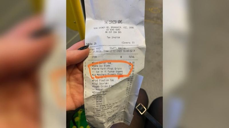 5 Orang Ini Protes Usai Lihat Jumlah Tagihan Makan Tak Terduga
