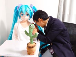 Potret PNS Jepang Menikah dengan Boneka, Rayakan Hari Jadi ke-6