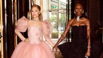 Ariana Grande Ungkap Alasan Sering Sentuh Cynthia Erivo di Promo 'Wicked 2'