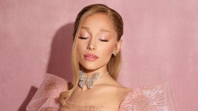 Foto Penampilan Ariana Grande Tanpa Alis, Sebut Alis Gelap Mirip Alien