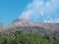 Gunung Lewotobi Erupsi, Penerbangan Wings Air Masih Buka-Tutup
