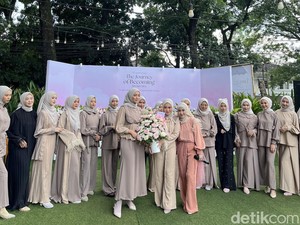 Alunicorn 7 Tahun Berkarya Hadirkan Busana Plisket dengan Teknik Origami