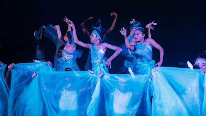 Sanggar Uyah Lengis Langgo melangsungkan karya drama tari “I Siap Selem” dengan tema mesatua (mendongeng) pada 15 Maret 2024 di Titik Dua Ubud. Pertunjukan drama tari ini menjadi titik perjalanan kedelapan persembahan #GIK1Dekade: Kado Untuk Sanggar.