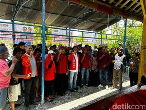 Danny Temui Warga Hindu di Balirejo Luwu Timur, Janji Perbaiki Nasib Petani