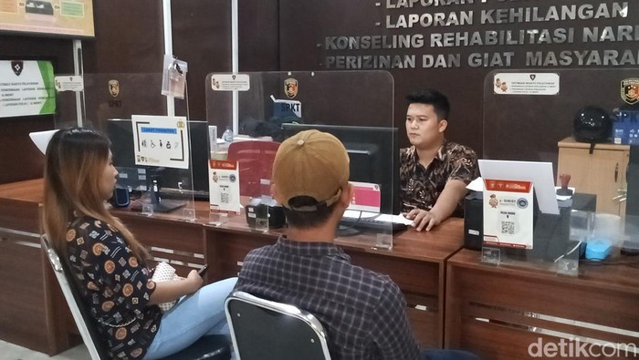 Deni Syariyadi melapor polisi usai ditipu rekan bisnisnya hingga merugi miliaran.