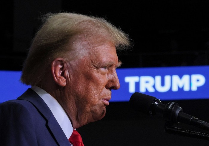 Donald Trump holds a campaign rally in Pittsburgh, Pennsylvania. REUTERS/Brian Snyder