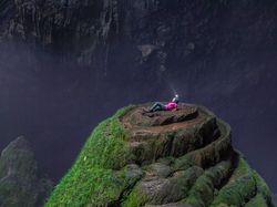 Melongok ke Dalam Gua Terbesar di Dunia Hang Son Doong, Merinding!