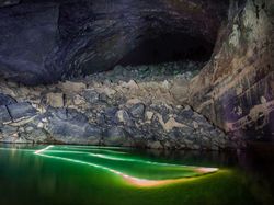 Melongok ke Dalam Gua Terbesar di Dunia Hang Son Doong, Merinding!