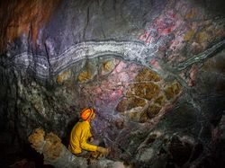 Melongok ke Dalam Gua Terbesar di Dunia Hang Son Doong, Merinding!