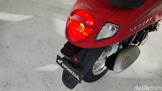 Honda Scoopy baru.