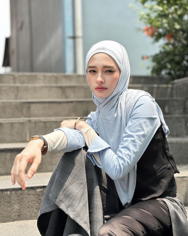 Inara memilih untuk menyembunyikan hubungannya tersebut dari publik karena ia ingin menghindari berbagai spekulasi. Ia baru akan mengumumkannya ke publik jika keduanya akan menikah. Foto: Instagram/@mommy_starla