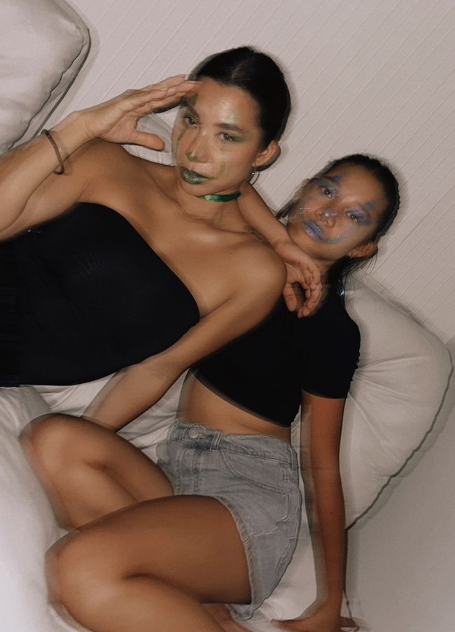 Putri sulung Jennifer dan Irfan Bachdim, Kiyomi Sue Bachdim, kini sudah remaja. Semakin besar, Kiyomi dan sang mama jadi semakin terlihat kompak bak bestie. Foto: Instagram/@kiyomisuebachdim