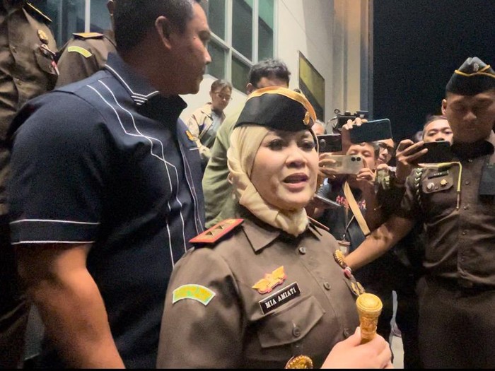Kajati Jatim Mia Amiati