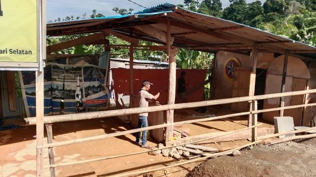 Kejati Papua Barat menginisiasi renovasi SD Sowi Indah di Manokwari.