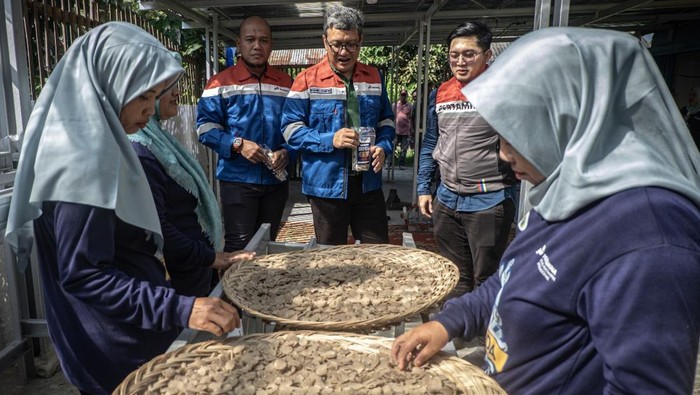 Kilang Pertamina Internasional (KPI) Refinery Unit III Plaju dukung pelestarian ikan