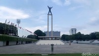 Terletak di pusat kota, Lapangan Banteng menawarkan nuansa penuh sejarah yang membuat setiap foto memiliki makna lebih.  