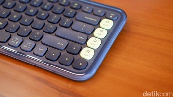 Action Keys yang Dapat Disesuaikan: Empat Action Keys dapat diprogram melalui aplikasi Logi Options+ untuk akses cepat ke aplikasi, media sosial, atau fitur AI seperti Logi AI Prompt Builder. Foto: Adi Fida Rahman/detikINET