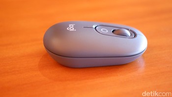 Dengan SmartWheel bikin navigasi yang presisi dan mulus untuk berbagai kebutuhan. Silent-Touch: Teknologi yang mengurangi kebisingan klik hingga 90%. Foto: Adi Fida Rahman/detikINET