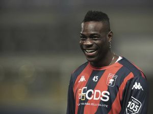 Balotelli Rela Digaji Kecil Asal Tetap Main Bola, Siapa Mau Rekrut?