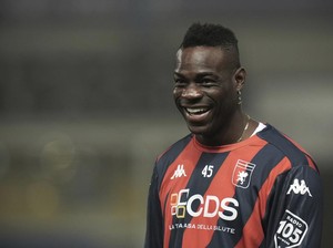 Balotelli Rela Digaji Kecil Asal Tetap Main Bola, Siapa Mau Rekrut?