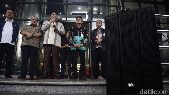 Menteri PKP Maruarar Sirait dan Wakil Menteri PKP Fahri Hamzah mendatangi KPK, Selasa (5/11/2024). Mereka meminta bantuan KPK membangun sistem pencegahan korupsi di kementeriannya.
