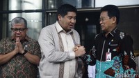 Menteri Perumahan dan Kawasan Permukiman (PKP) Maruarar Sirait bersama Wakil Menteri PKP Fahri Hamzah dan Wakil Ketua KPK Johanis Tanak memberikan keterangan usai melakukan pertemuan di Gedung Merah Putih KPK, Jakarta, Selasa (5/11/2024).