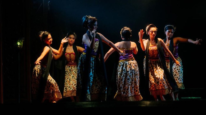 Svadara Warna Indonesia melangsungkan pertunjukan yang mengangkat kesenian Ronggeng Gunung pada 3 Maret 2024 di Gedung Pertunjukan Wayang Orang Baratha. Pertunjukan ini menjadi titik persinggahan keempat dari persembahan #GIK1Dekade: Kado Untuk Sanggar.