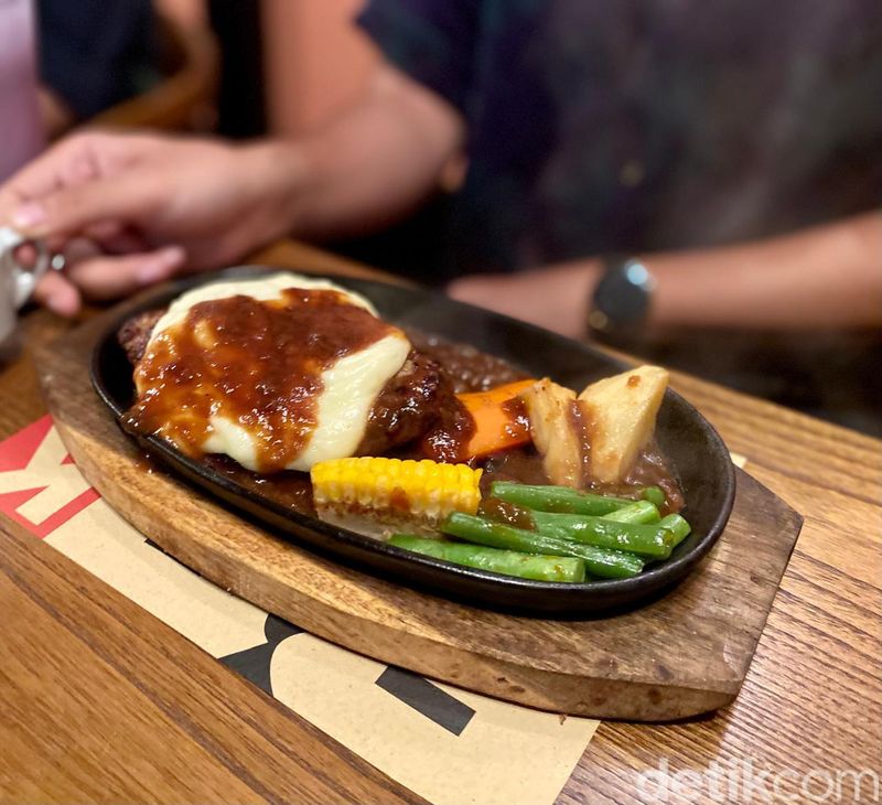 Mencicipi Yakitori dan Milu Katsu di Resto Autentik Jepang Legendaris