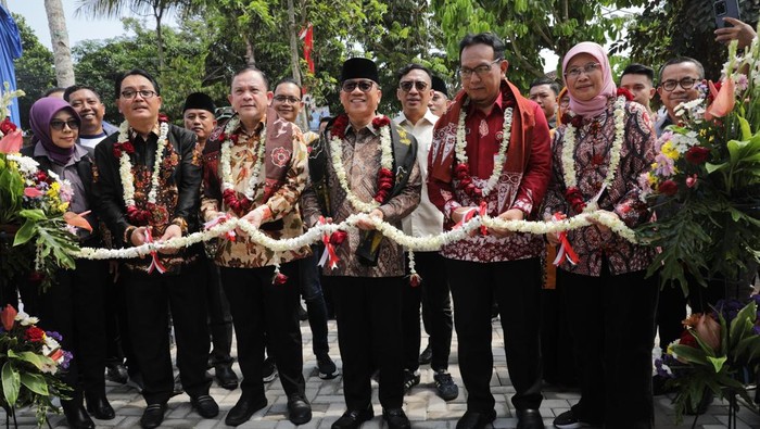 Mendes PDT Lepas Ekspor Perdana 3.500 Kendang Djembe Blitar ke China