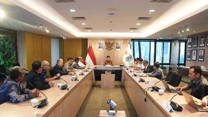 Menteri BUMN Erick Thohir bertemu Kepala Badan Gizi Nasional Dadan Hindayana
