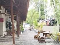 Tak Punya Izin Jual Miras, Kafe Ruang Bahagia di Lokananta Solo Ditutup