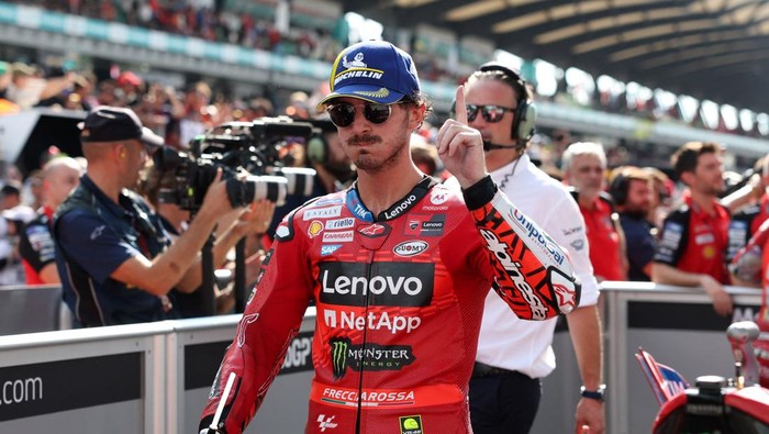 MotoGP - Malaysian Grand Prix - Sepang International Circuit, Sepang, Malaysia - November 3, 2024 Ducati Lenovo Teams Francesco Bagnaia celebrates after winning the MotoGP REUTERS/Hasnoor Hussain