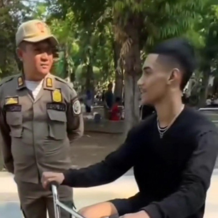 Perselisihan Satpol PP dan anak BMX di Tulungagung