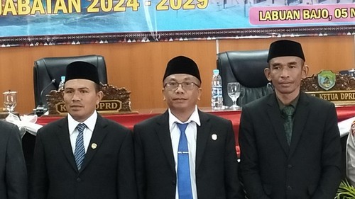 Pimpinan DPRD Manggarai Barat periode 2024-2029 (kiri-kanan): Benediktus Nurdin (ketua), Rikardus Jani (wakil ketua I) dan Sewargading SJ Putera (wakil ketua II) (Ambrosius Ardin).